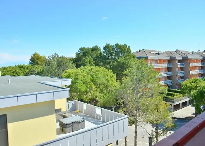 Spacious Flat With Fireplace Terrace Apartmán