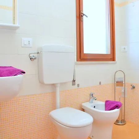 דירה Spacious Flat With Fireplace Terrace